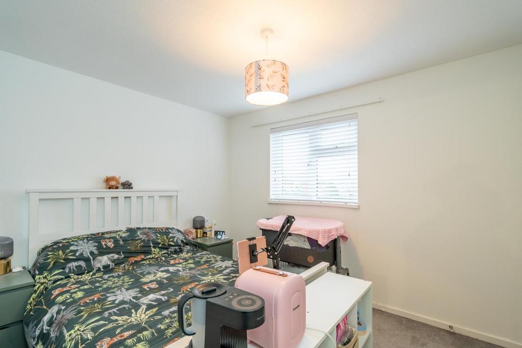 Bedroom 1.jpg