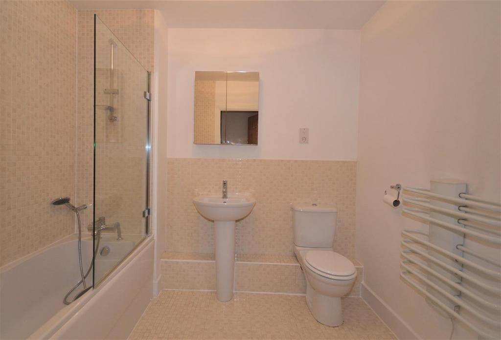 Main Bath/Shower Room