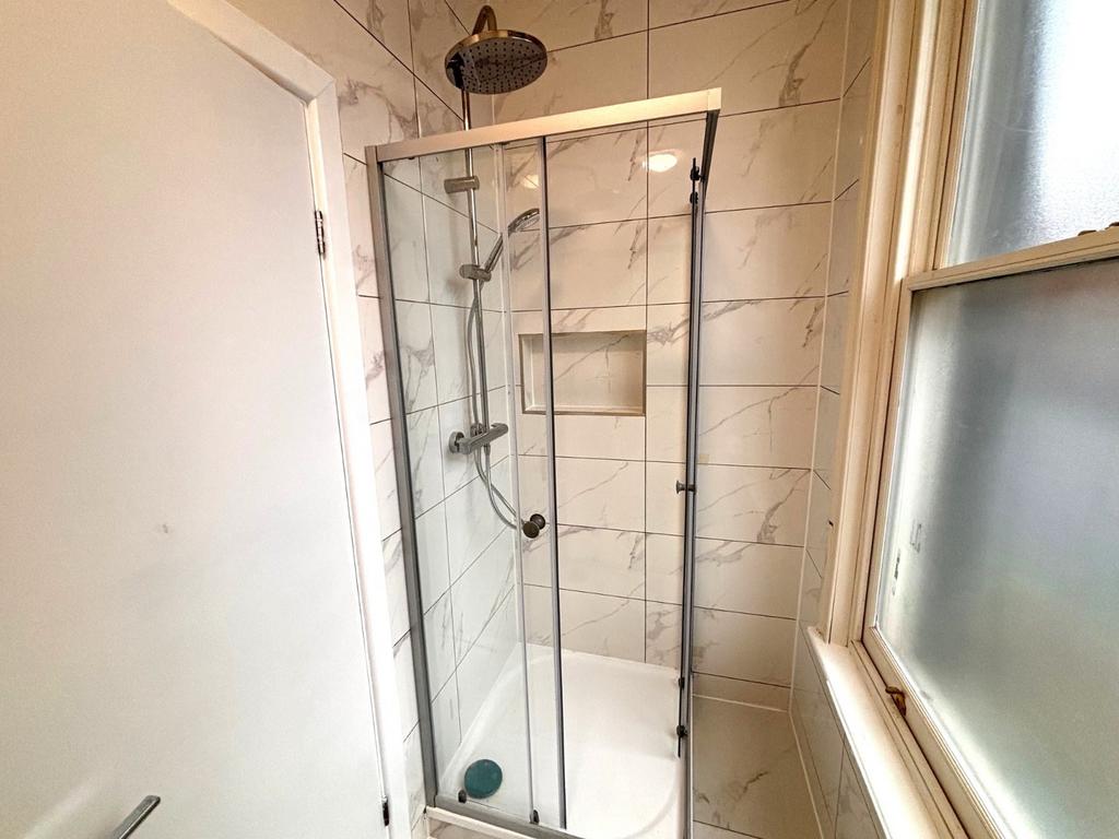 Gf Shower Room 2