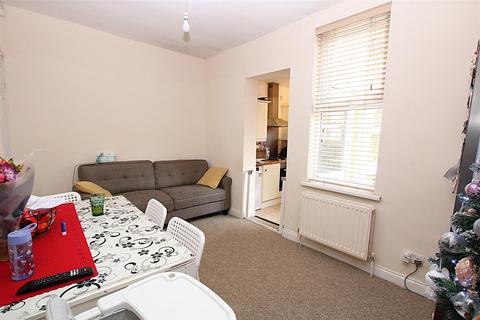 undefined, Salisbury Street, Semilong