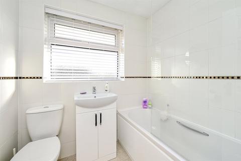 undefined, The Spinney, Hampshire GU46