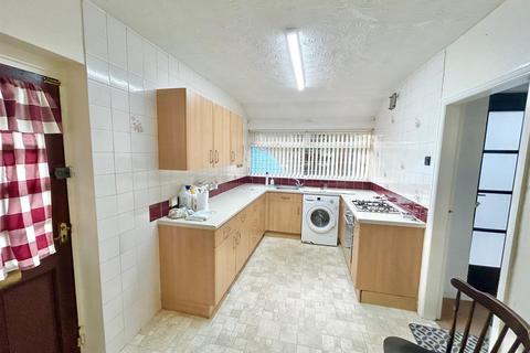 3 bedroom semi-detached house for sale, Rosebury Avenue, Leigh
