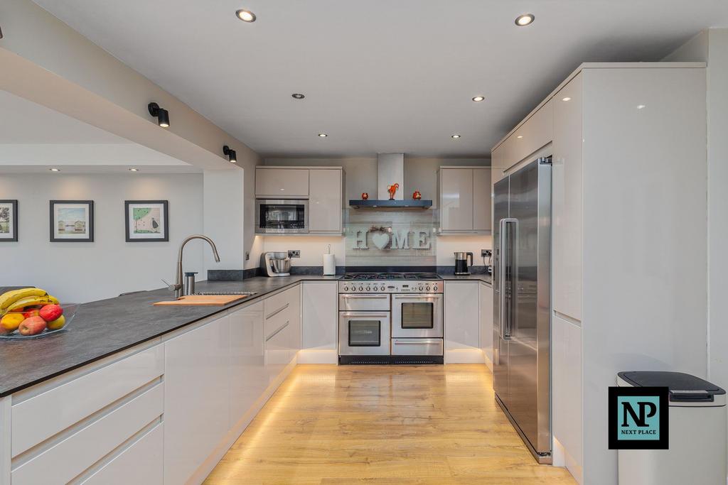 Kitchen/ Family Room