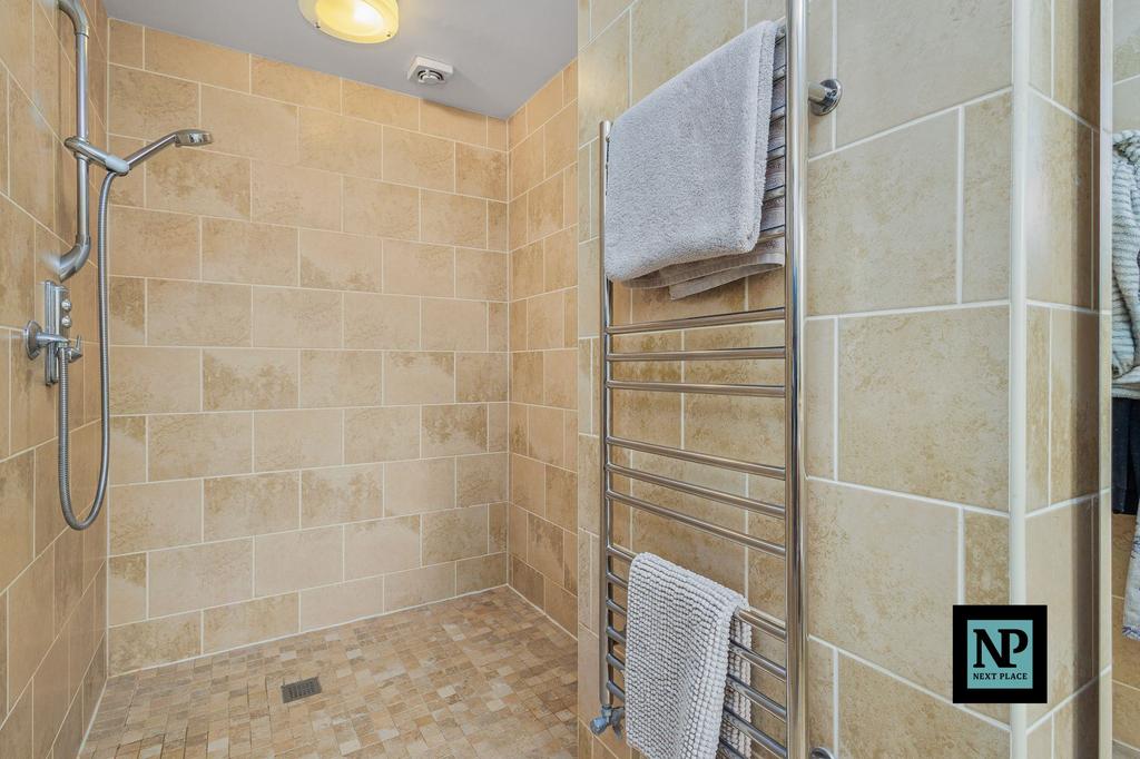 En-suite to Master Bedroom