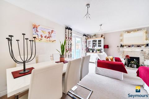undefined, Cardwells Keep, Surrey GU2