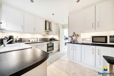 undefined, Cardwells Keep, Surrey GU2