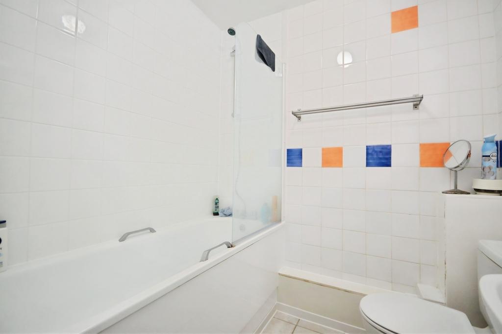 38f87e31-bathroom