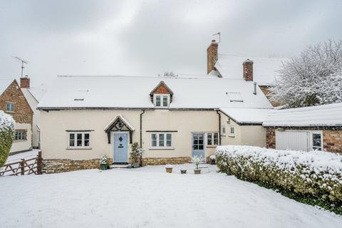 3 bedroom detached house for sale, Burts Lane, Aylesbury HP18
