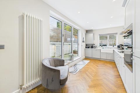 4 bedroom end of terrace house for sale, Harbord Road, Woodseats, S8 0BB