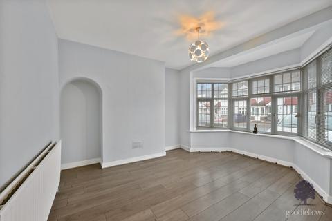 3 bedroom house to rent, Wolsey Crescent, Surrey SM4