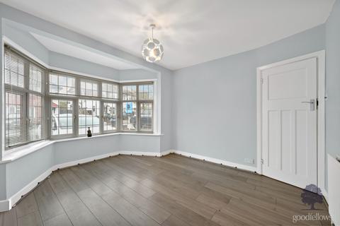 3 bedroom house to rent, Wolsey Crescent, Surrey SM4