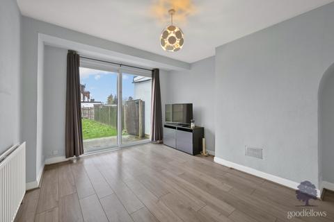 3 bedroom house to rent, Wolsey Crescent, Surrey SM4
