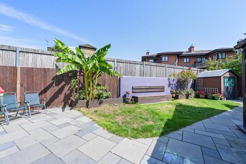 undefined, Friars Mead, E14, Isle Of Dogs, London, E14