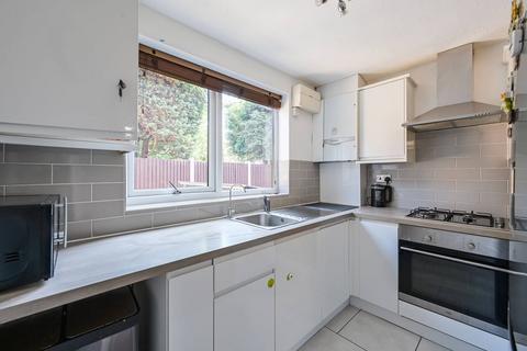 undefined, Friars Mead, E14, Isle Of Dogs, London, E14