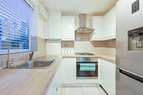 undefined, Friars Mead, E14, Isle Of Dogs, London, E14