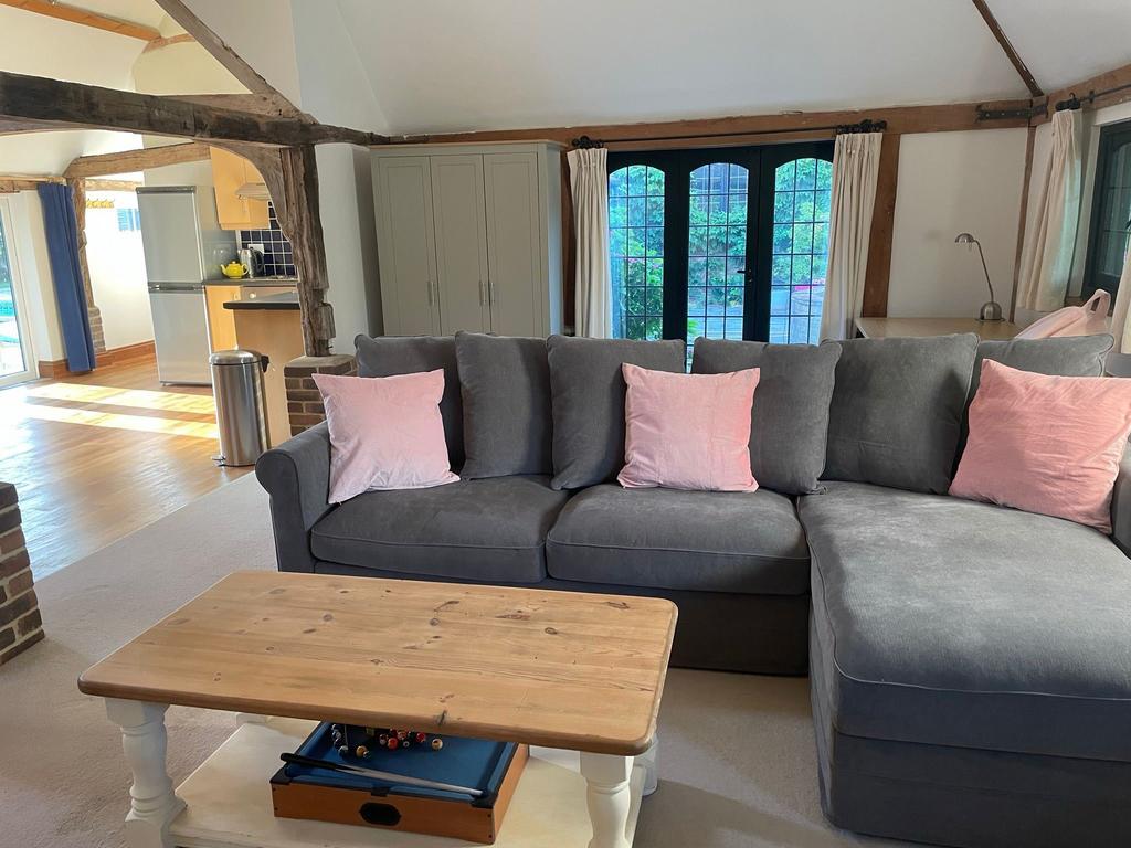 Sitting room 2 of 4