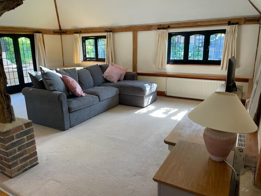 Sitting room 4 of 4