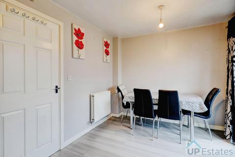 3 bedroom semi-detached house to rent, Mitchinson Walk, Coventry