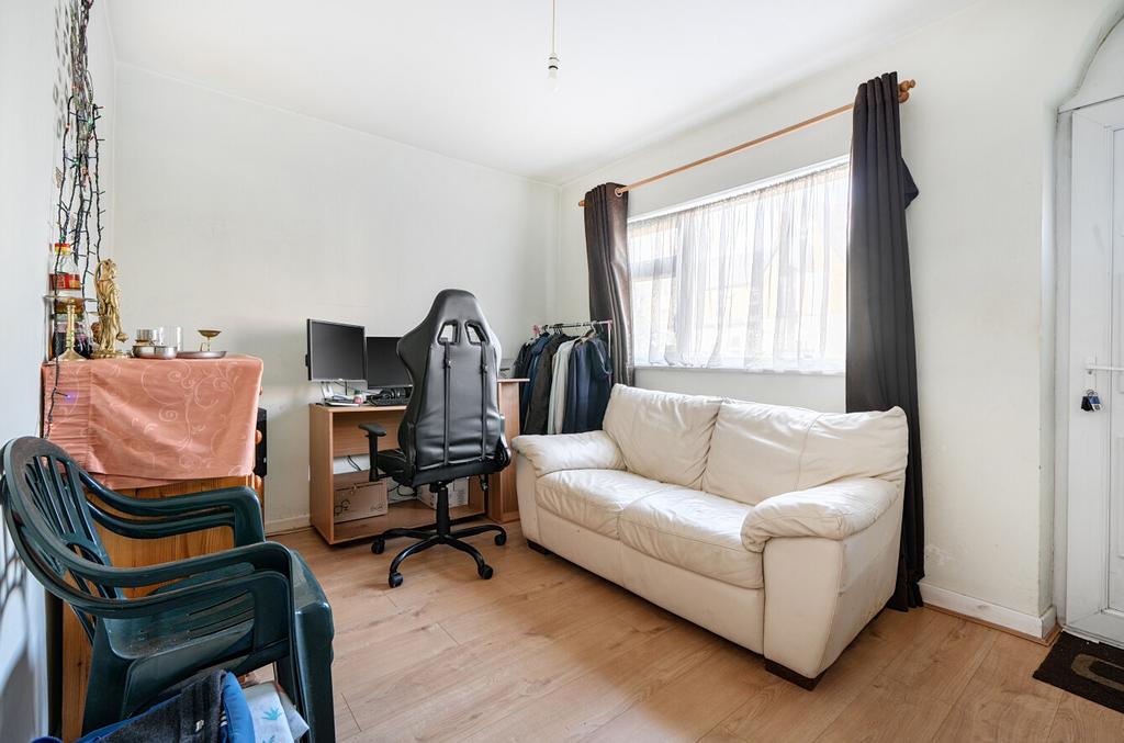 1375941 1 6939612...