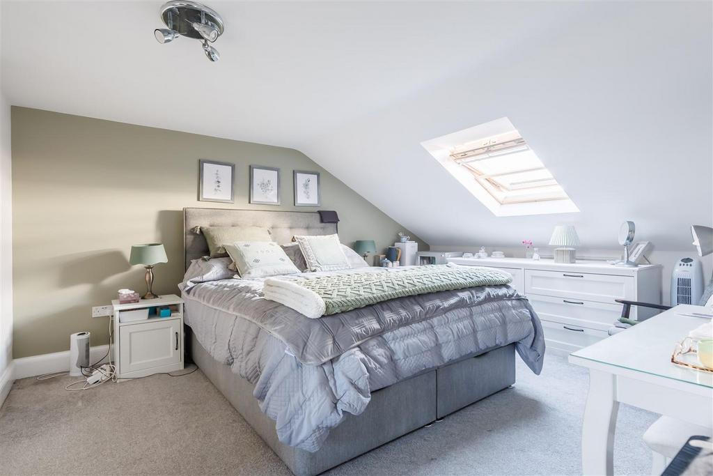 9 Green Close (15).jpg