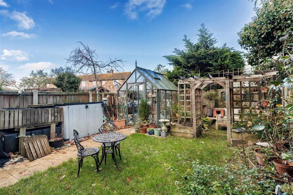 9 Green Close (17).jpg