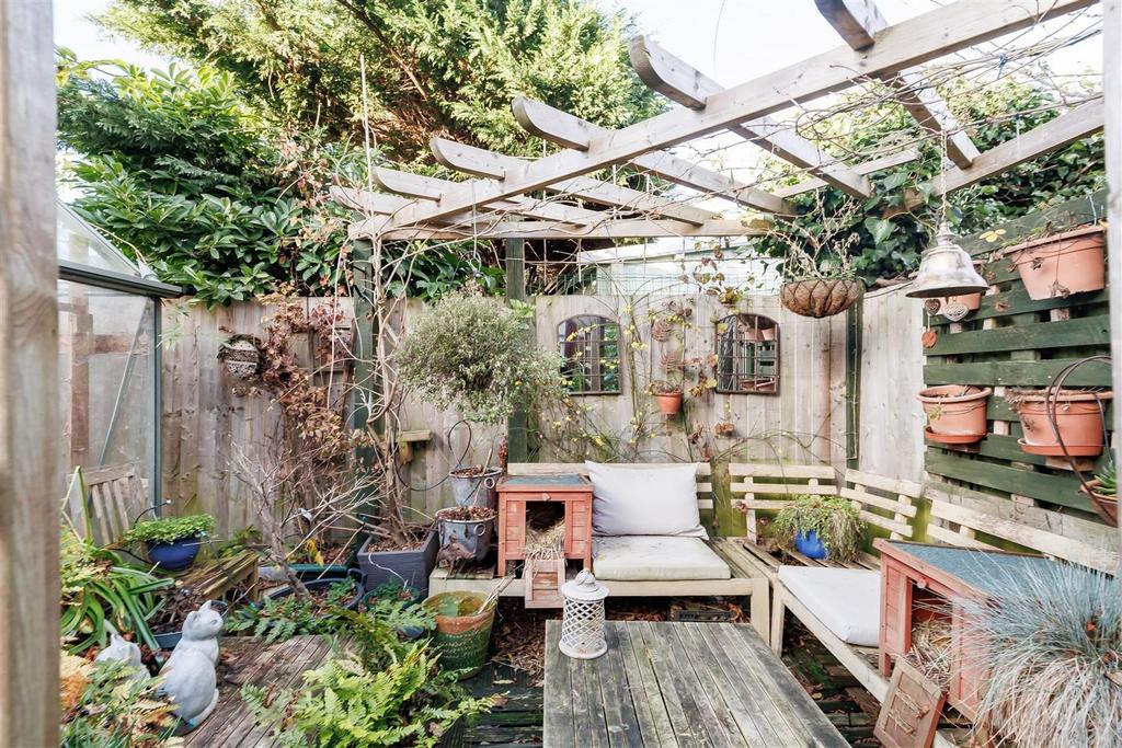 9 Green Close (20).jpg