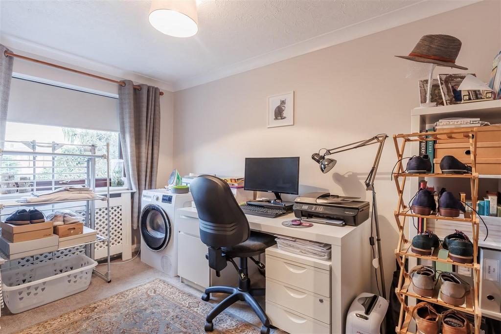 9 Green Close (10).jpg