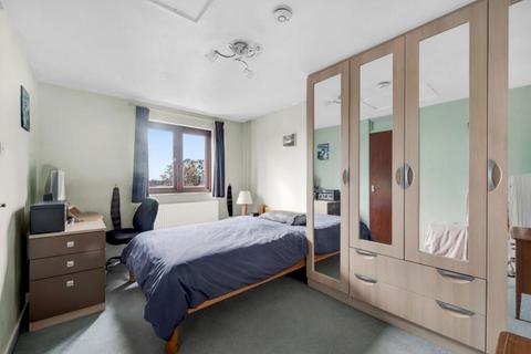 undefined, Westcroft Close, Cricklewood, London, London, NW2 2RP