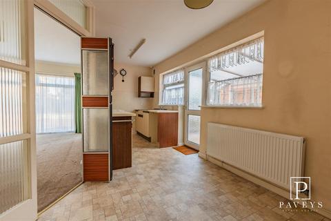 2 bedroom semi-detached bungalow for sale, Manfield Gardens, St. Osyth, Clacton-On-Sea