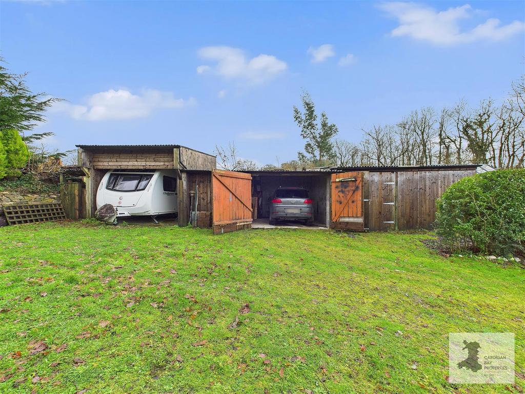 Garage/Workshop & Caravan Store