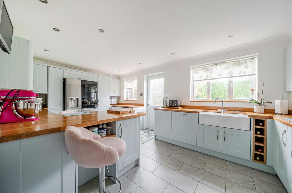 Kitchen / Breakfast Room