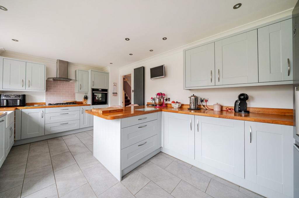 Kitchen / Breakfast Room