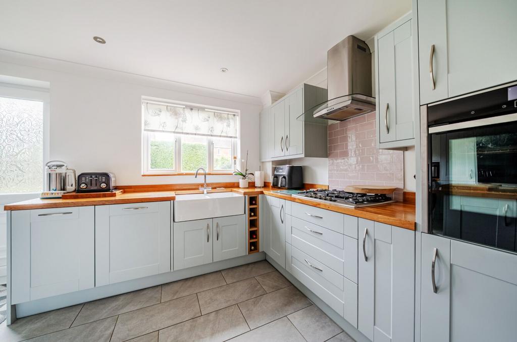 Kitchen / Breakfast Room