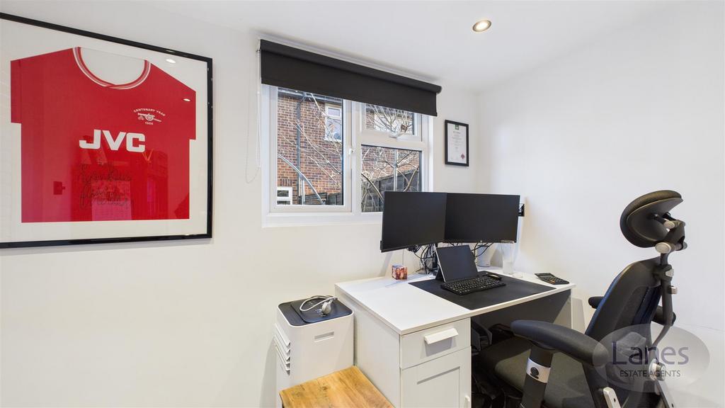 CAM05136 G0-PR0177-STILL020.jpg