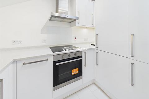 1 bedroom apartment to rent, Oakwood Road, Bricket Wood