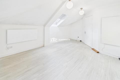 1 bedroom apartment to rent, Oakwood Road, Bricket Wood