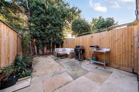 1 bedroom flat for sale, Leander Road, London, SW2