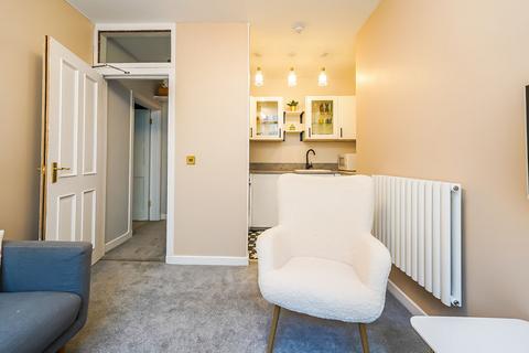 undefined, 0391L Buccleuch Street, Edinburgh, EH8 9LS