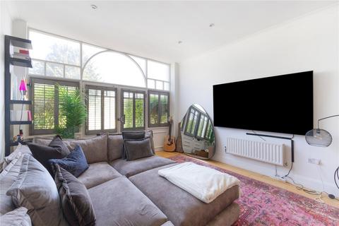 undefined, Putney Bridge Road, Putney, London, SW15