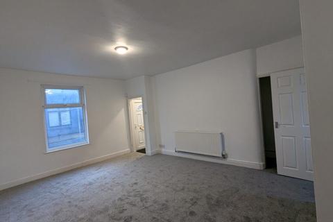 3 bedroom house to rent,  Commercial Street, WIllington DL15