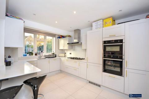 undefined, Westmoreland Avenue, Hornchurch, RM11