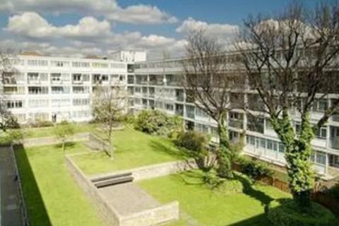 1 bedroom flat to rent, Churchill Gardens