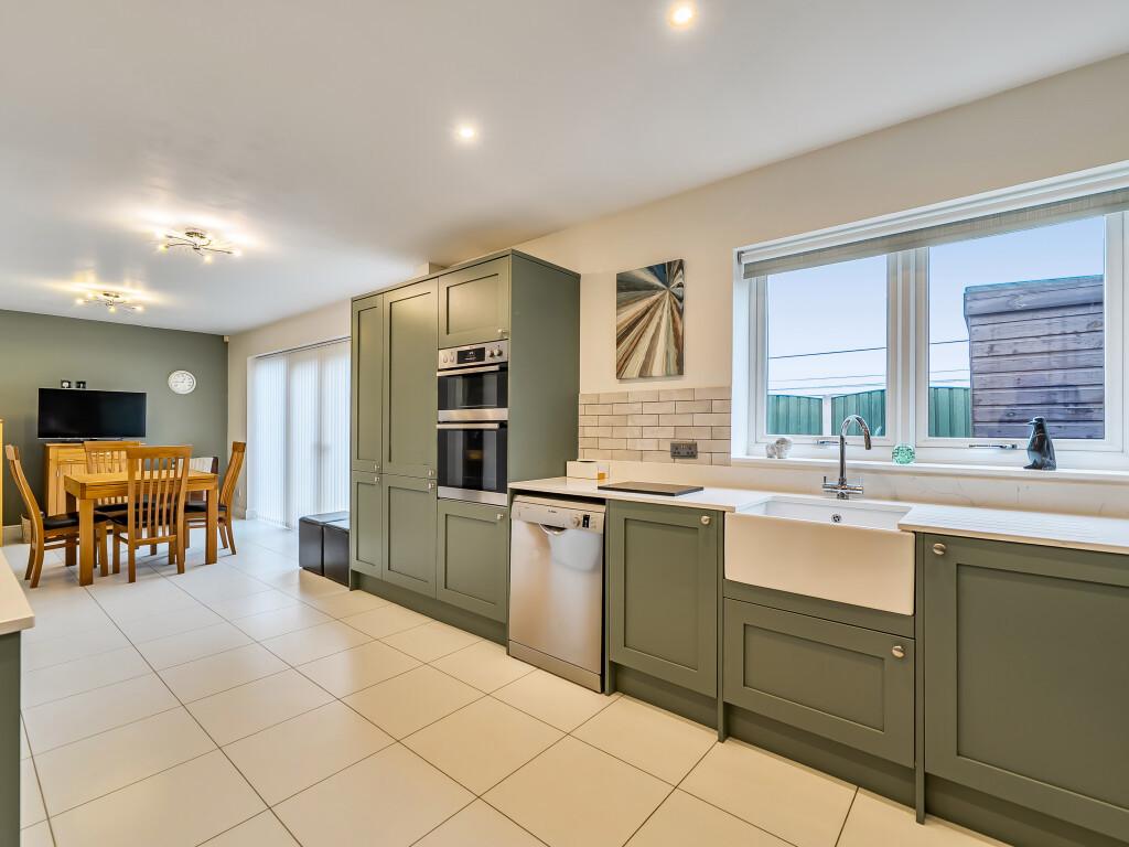 1388772 9 6938260...