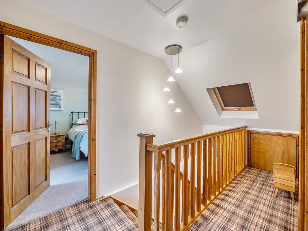 1388772-4-693825d...