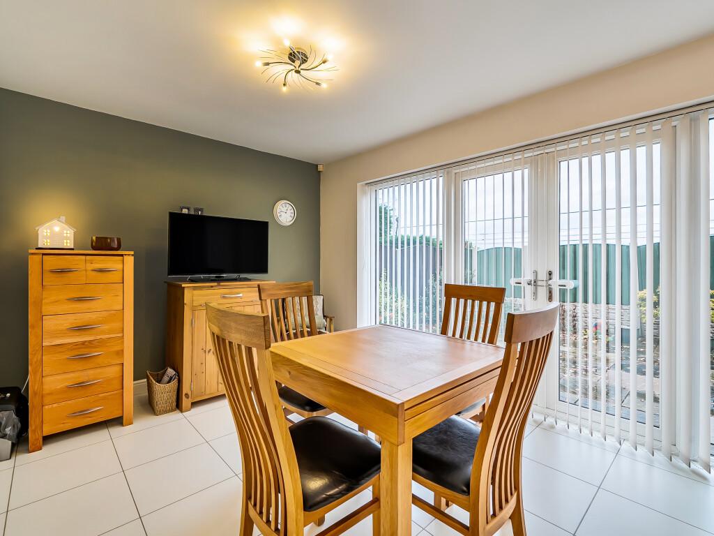 1388772-6-693825e...