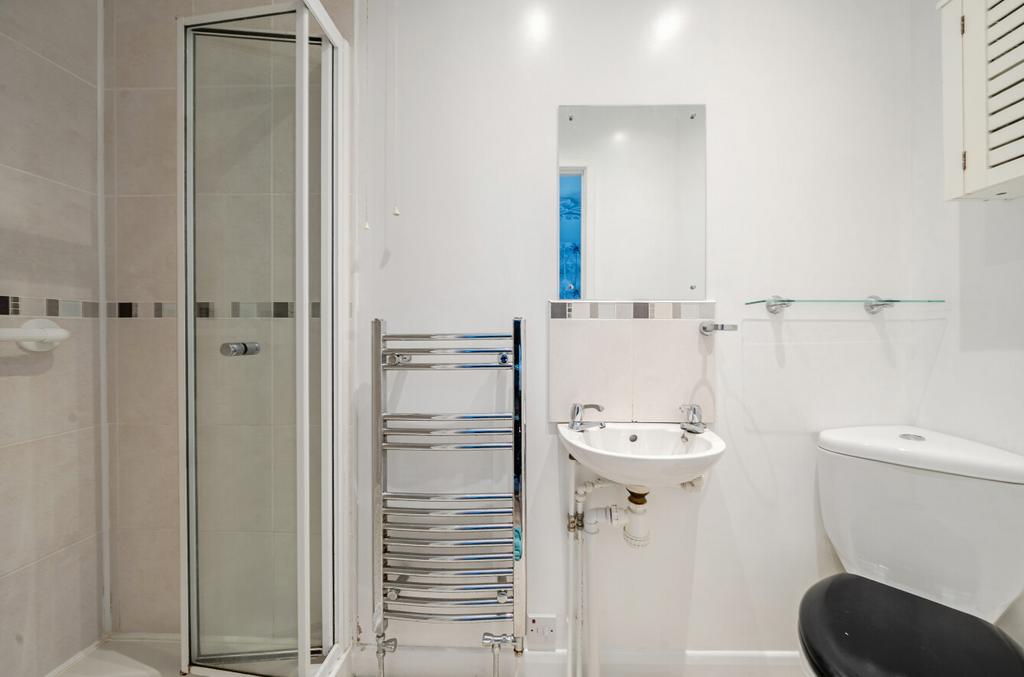 1386407-9-6932bd4...