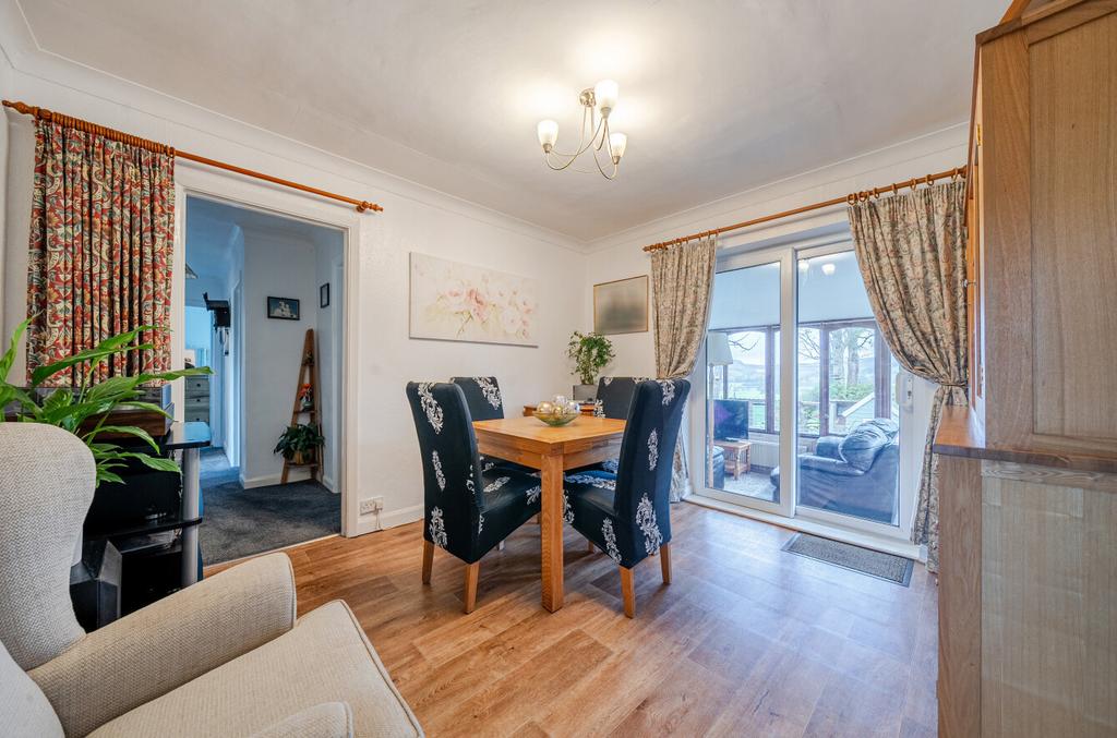 1386407-2-6932ba6...