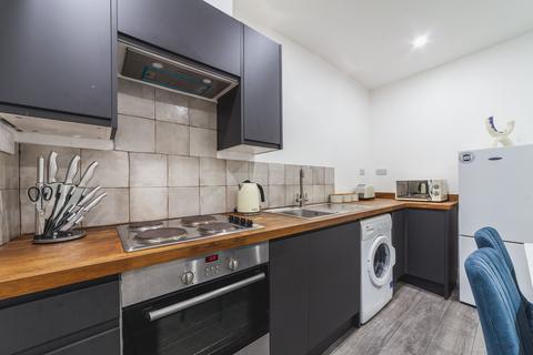 2 bedroom ground floor flat to rent, Cricklewood