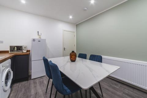 2 bedroom ground floor flat to rent, Cricklewood