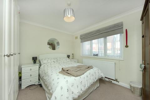 undefined, Glencairn Drive, W5